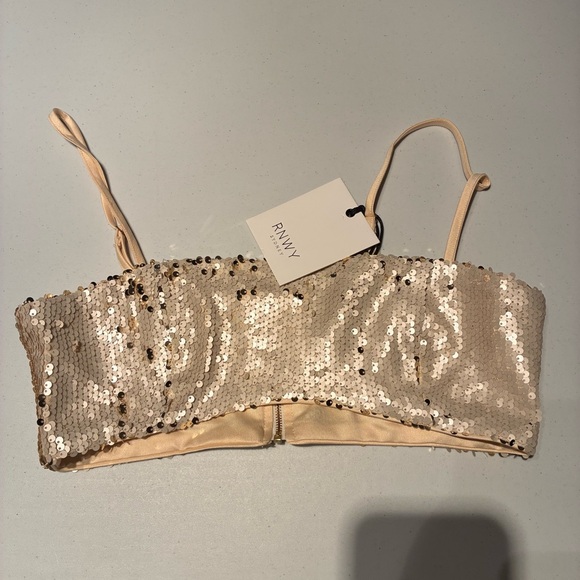 NWT RUNAWAY The Label Lola Sequin Crop Top in Sand Size 6 - Picture 3 of 6
